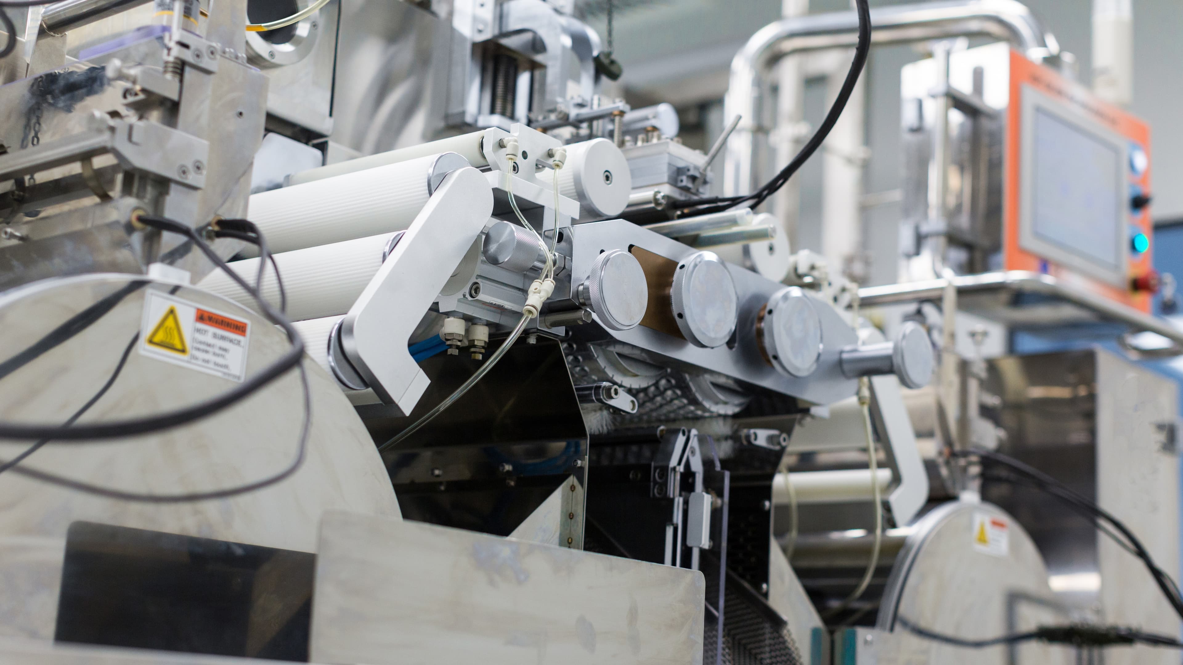 Robots vs. Human Talent: How Automation Is Changing Warehouse Hiring This Year